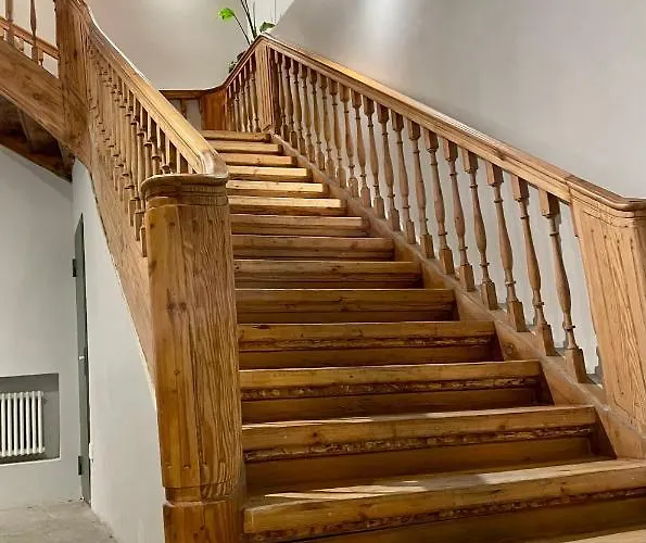 Sweet Home, Early Check In